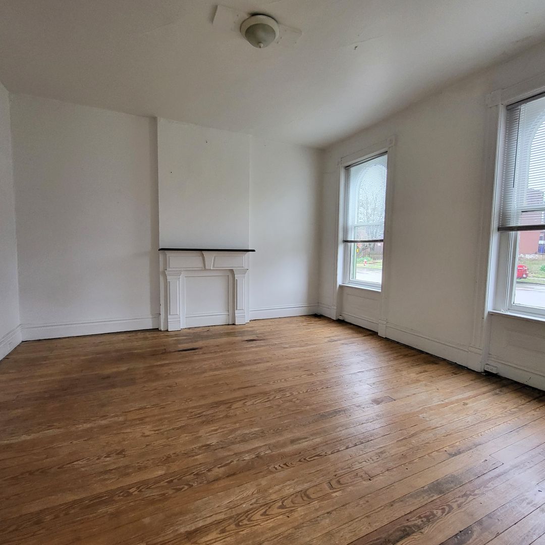 St. Louis Apartment: 3124-3126 Oregon Avenue