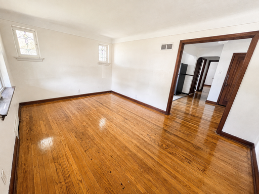 Kingsland Court Charmer – Your Next Home Sweet Home! – photo 1