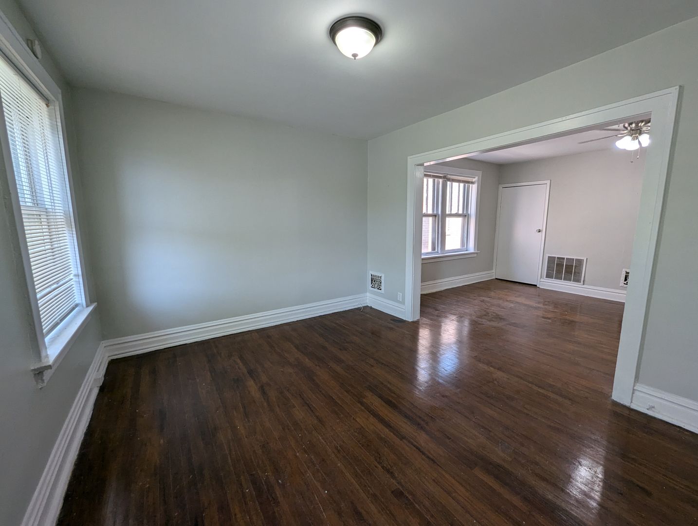 St. Louis Apartment: 4750 South Grand