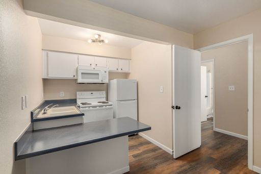 2 bedroom 2 bath - Mesa - ALL utilities included: electric, cable, internet, water. Pet Friendly! – photo 1
