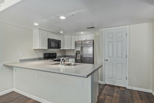 $3,600 OFF RENT! | 3x2.5 Townhome with Attached Garage & Private Yard! – photo 1
