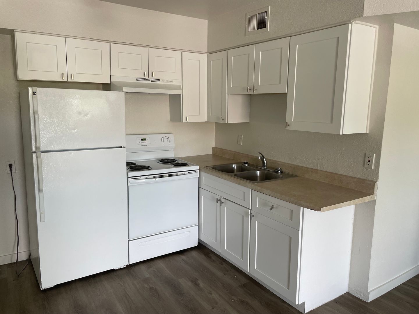 Phoenix Apartment: 9633 N 17th Ave