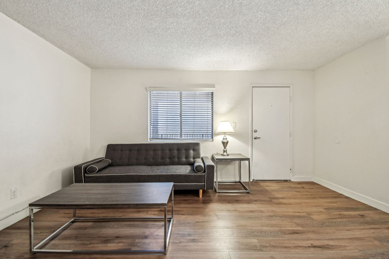 Phoenix Apartment: 2542 W Colter St.