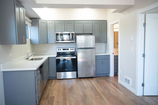 McKinley20 • 3rd Flr Modern • Spacious • Natural Light – photo 1