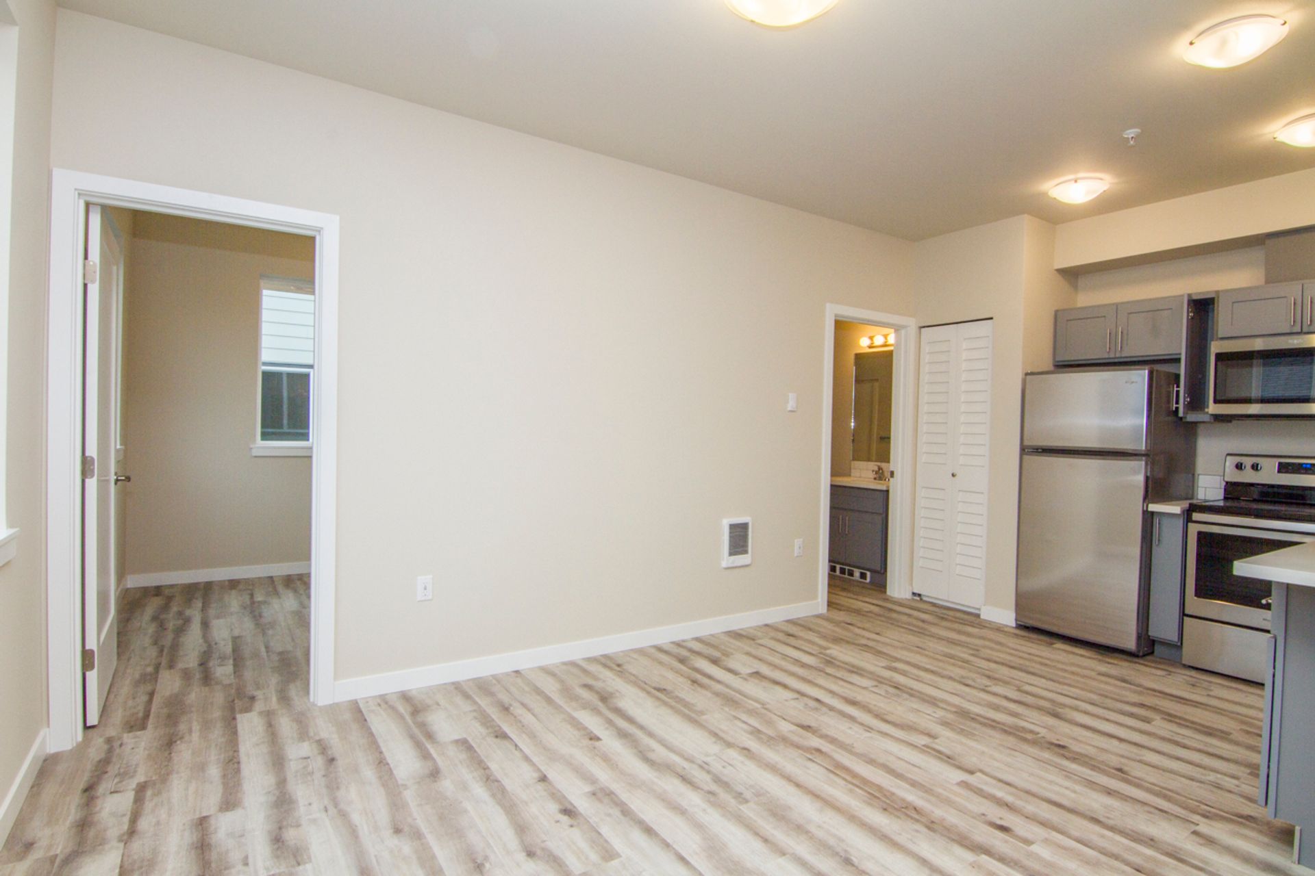 Tacoma Apartment: 4013 S Puget Sound Ave