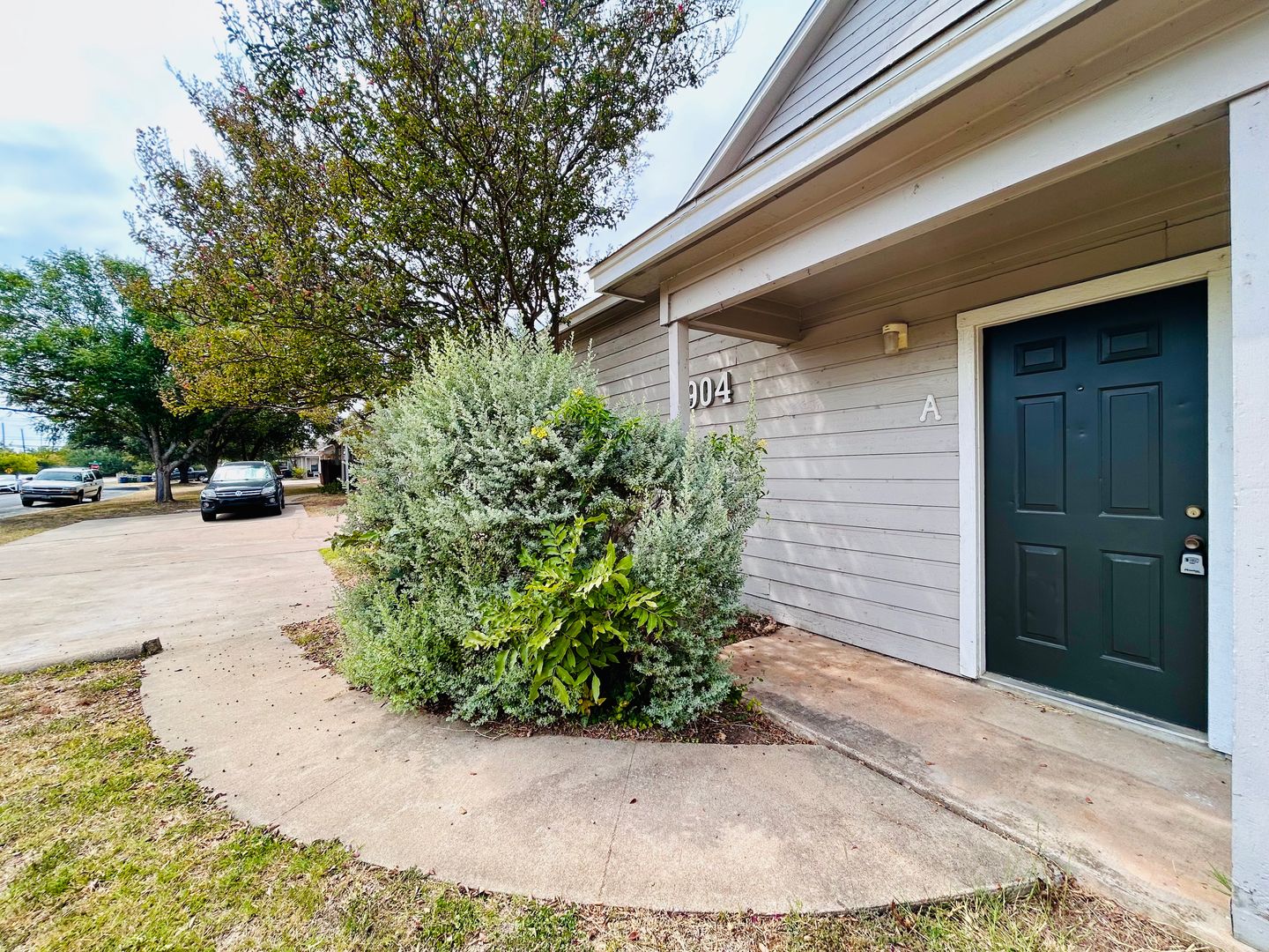 AUSTIN Apartment: 8904 SCHICK RD