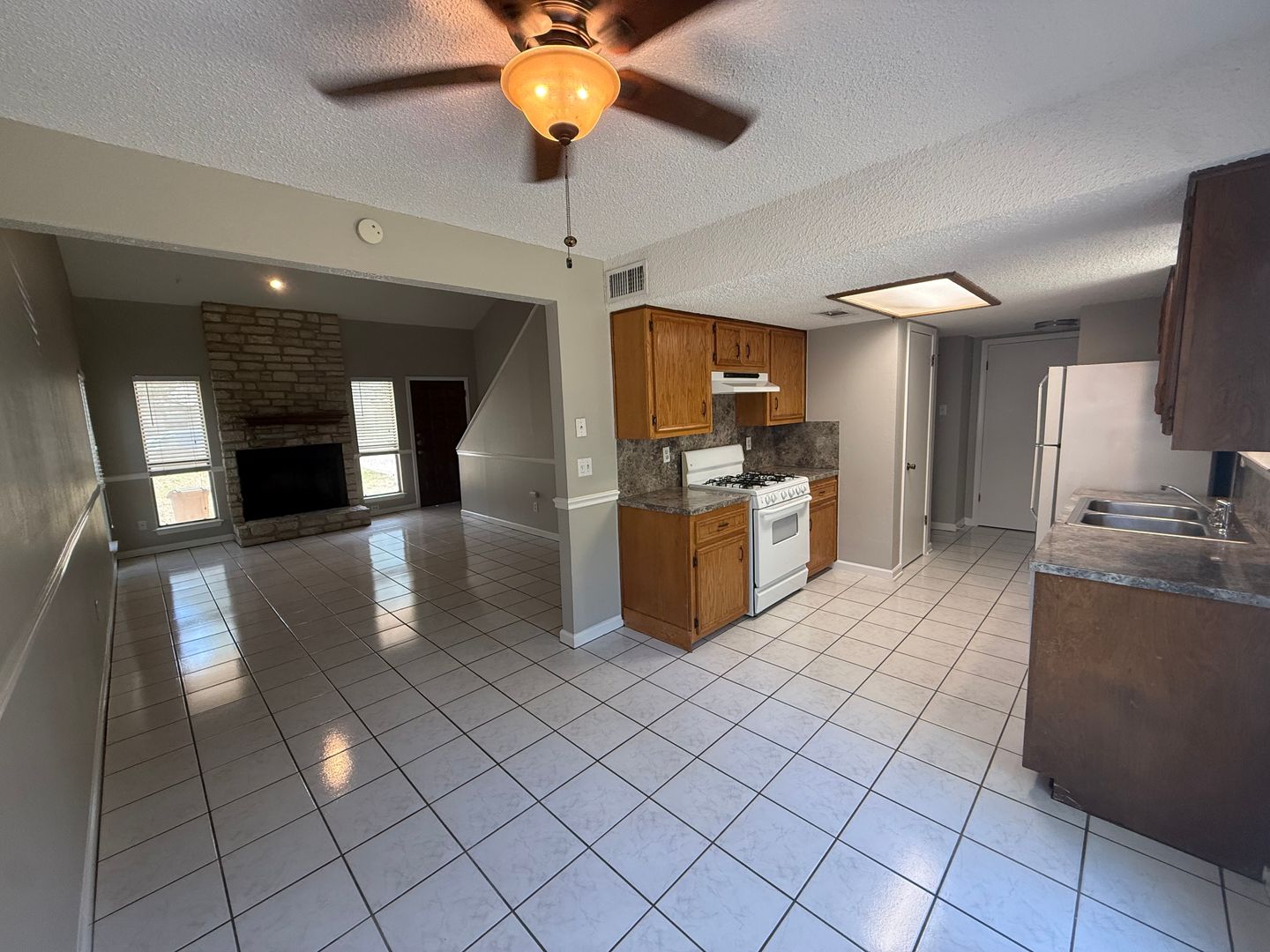 AUSTIN Apartment: 7001 WINEDALE DR