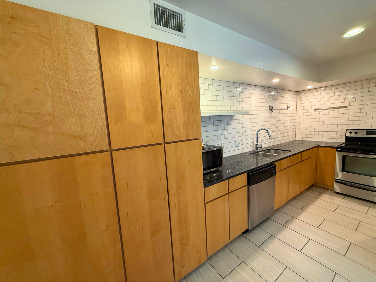 Austin Condo: 2200 Dickson Drive #123