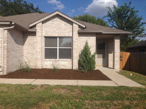1600 Water Spaniel Way 78664 | 3 Beds 2 Baths 2 Car garage $1800 – photo 1