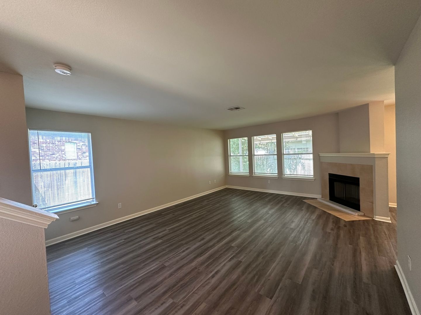 ROUND ROCK House: 1917 WHITE OAK CIR