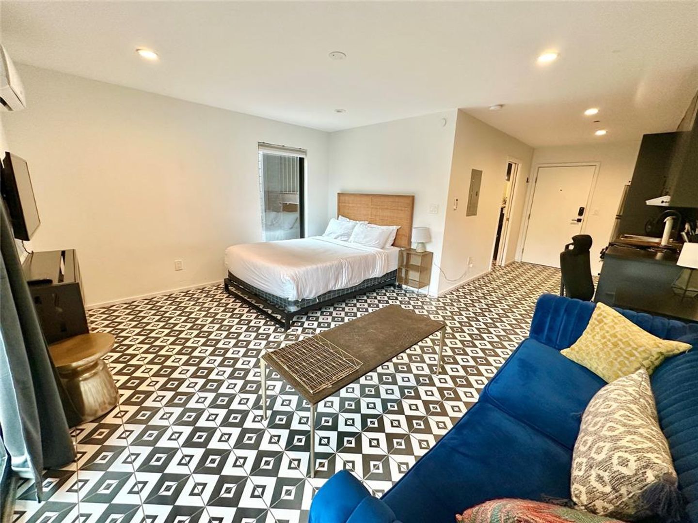 Austin Apartment: 201 Academy Dr