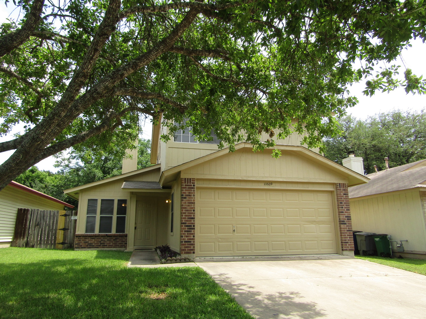 AUSTIN House: 10609 ARCHDALE DR