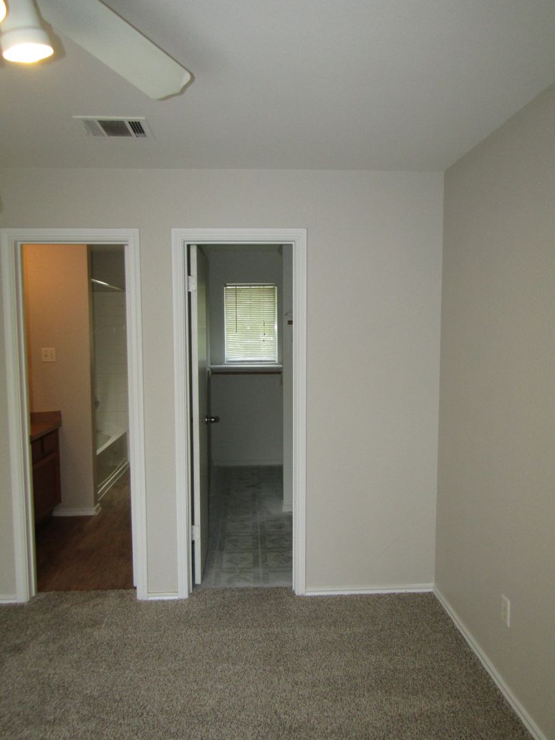 Austin Apartment: 8508 APPLE CARRIE CV