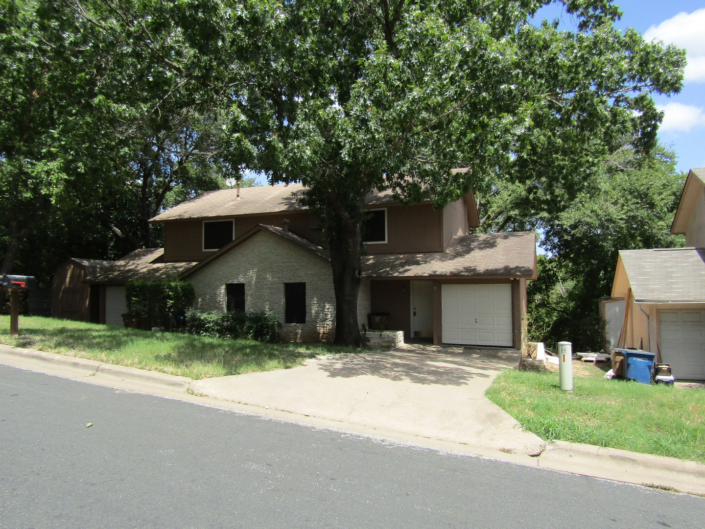 AUSTIN Apartment: 812-A RAMBLE LN