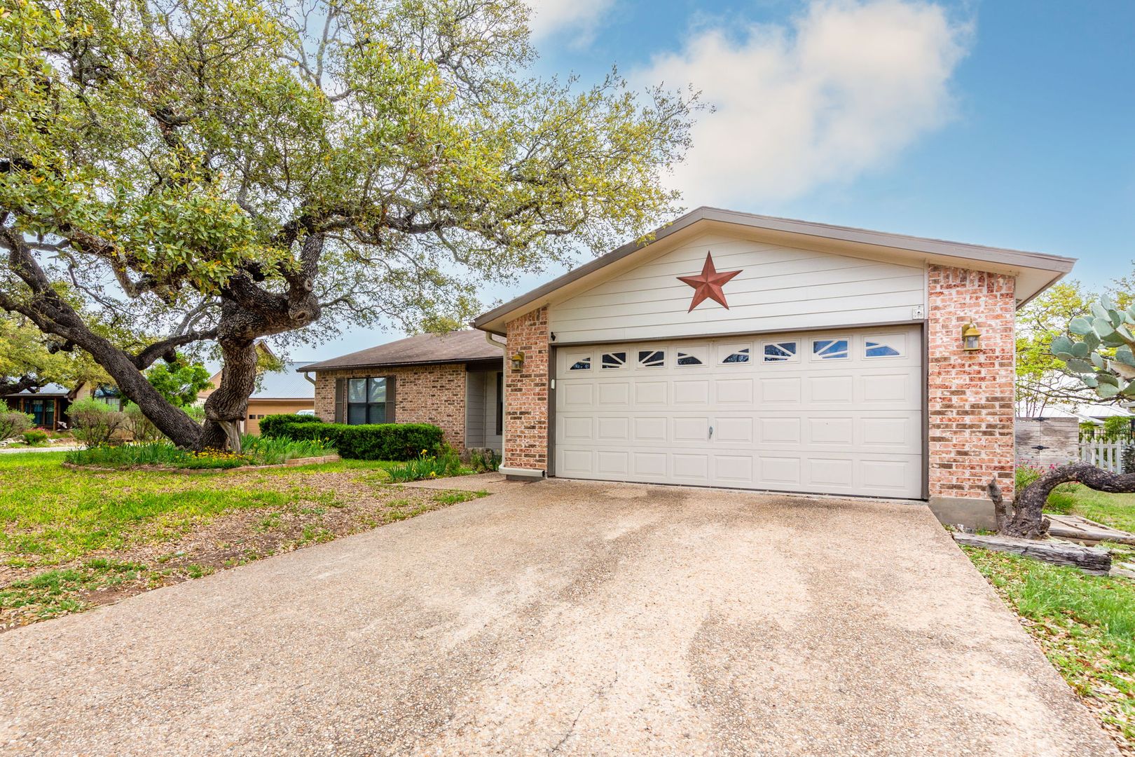 WIMBERLY House: 57 WOODCREEK DR