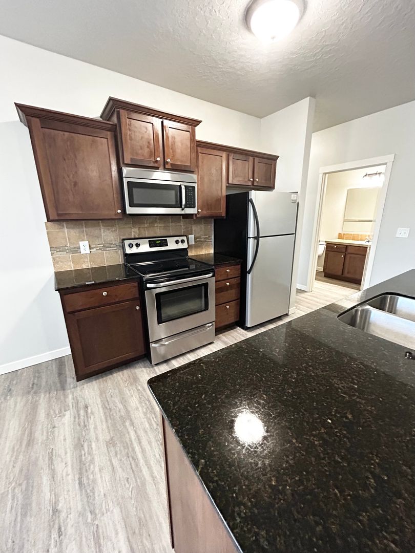 Meridian Apartment: 2547 E BLUE TICK ST
