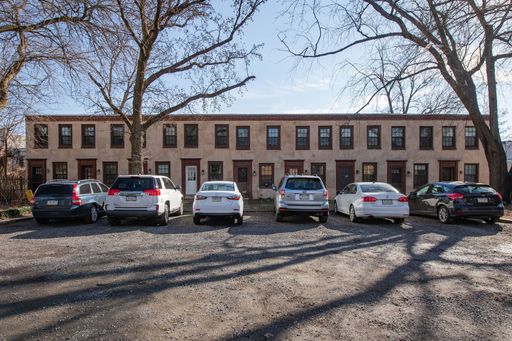 2 bedroom 1 bath Full Townhouse with Laundry and Parking Included – photo 1