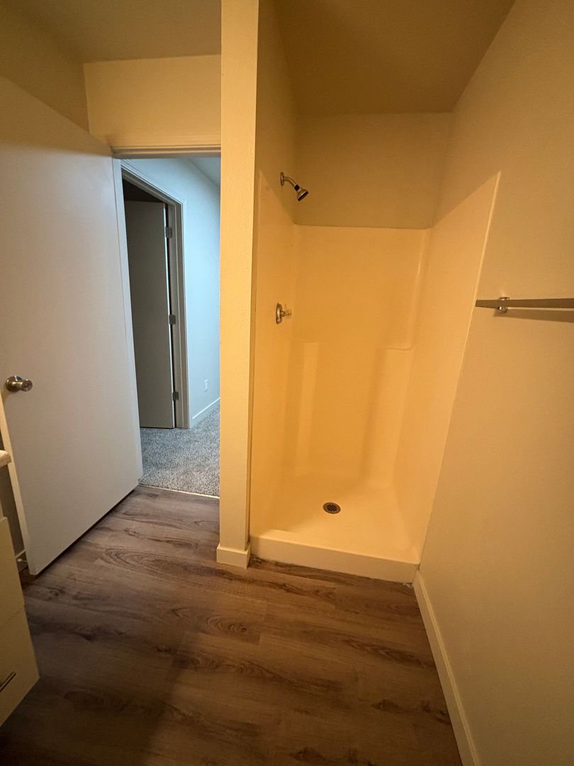 Boise Apartment: 970 N. 29th St. #B05