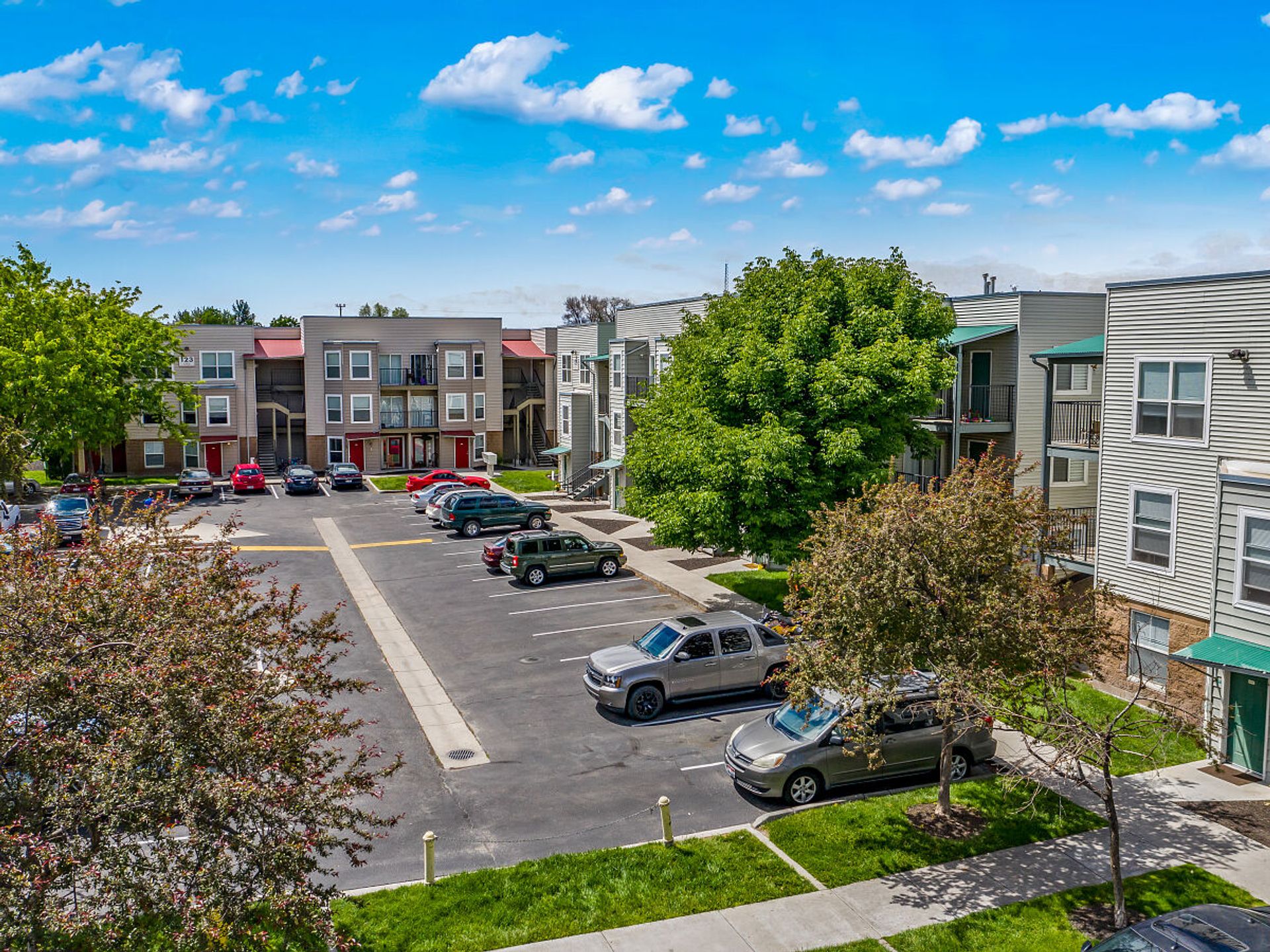 Nampa Apartment: 211 N Gateway St