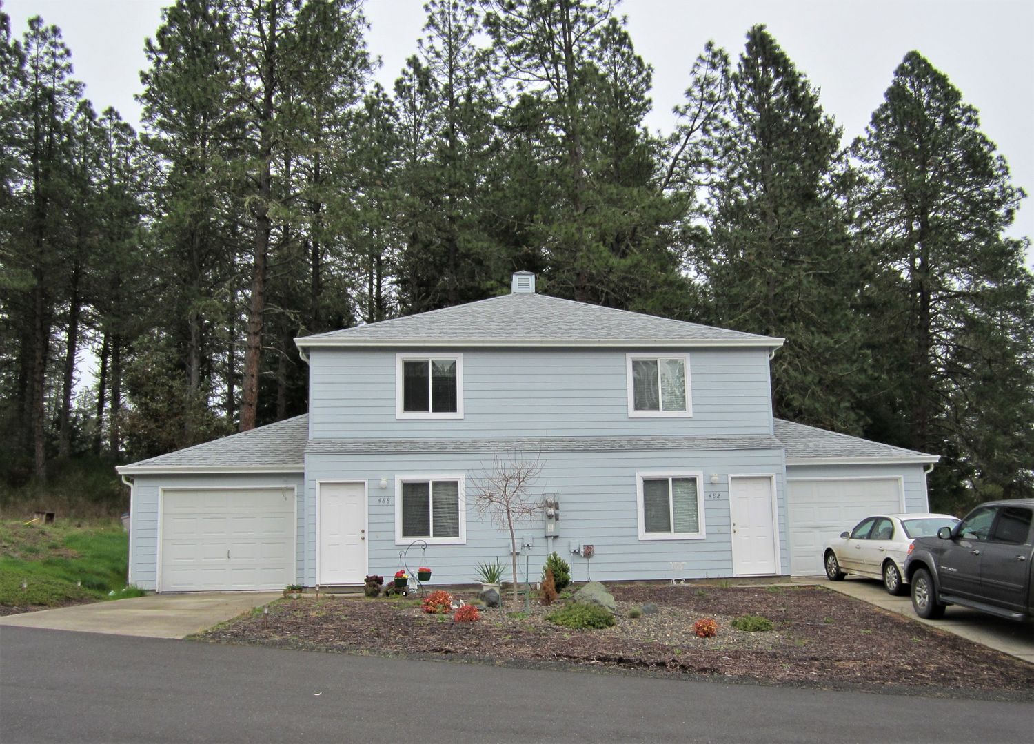 Sutherlin Apartment: 442 - 488 Willow Creek Lane