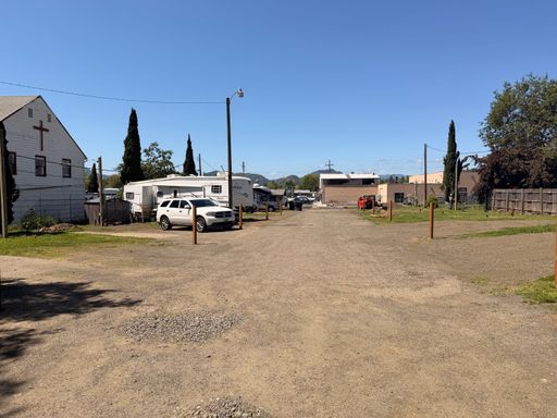 RV Space in Winston