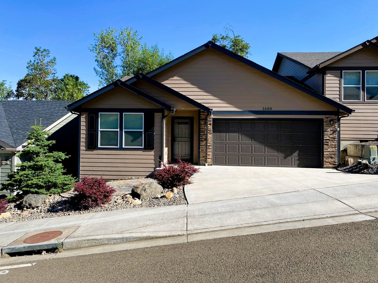 Roseburg House: 1680 NE Alameda