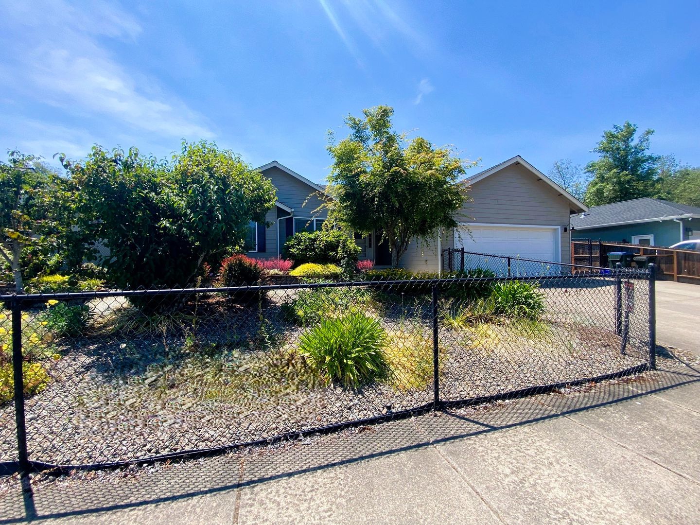 Roseburg House: 2409 SE Chinaberry Ave