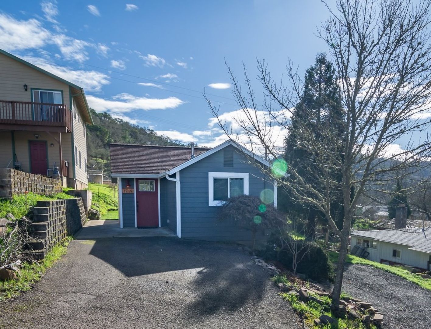 Roseburg House: 1719 SE Giles