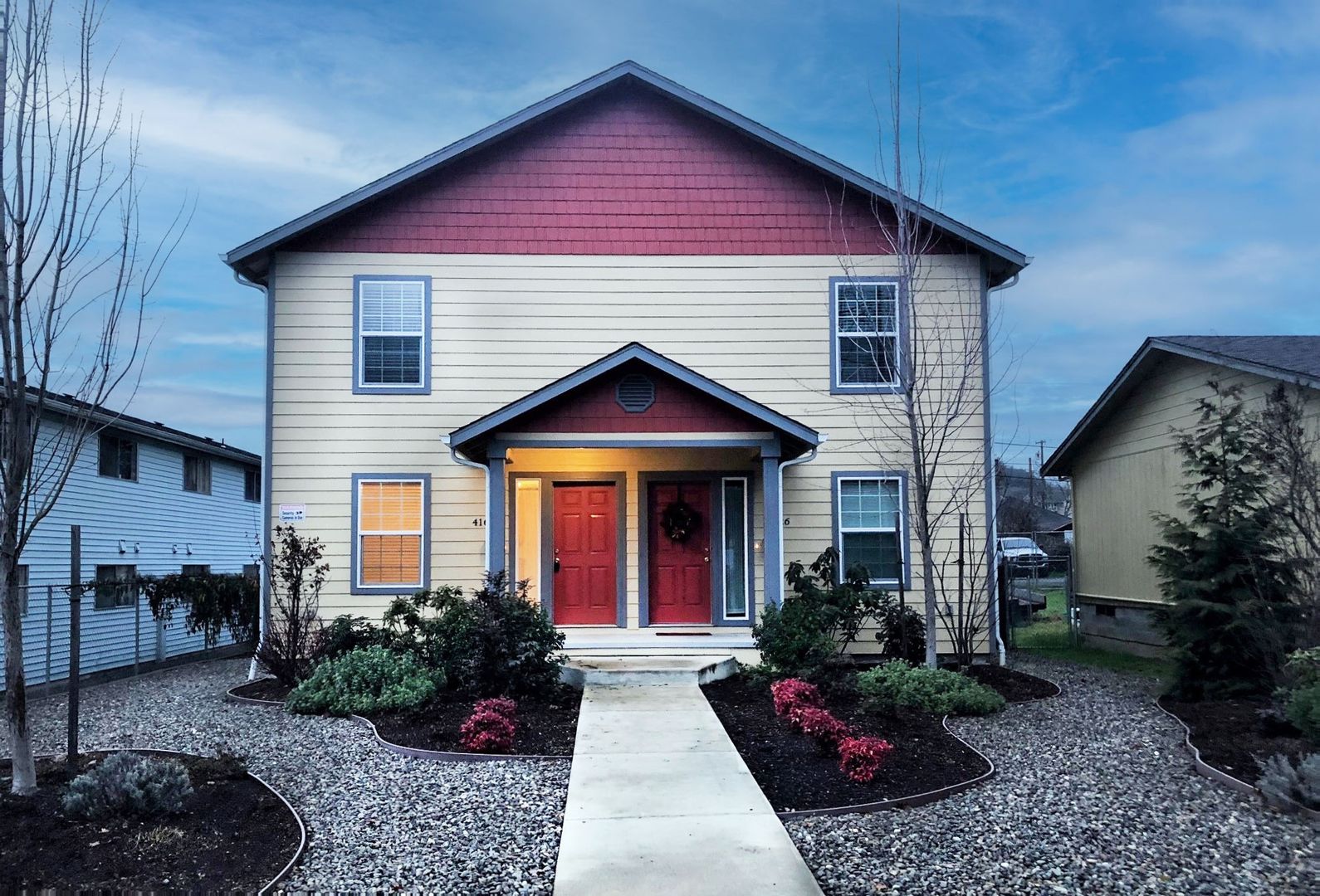 Roseburg Apartment: 416 & 426 NE Jackson St