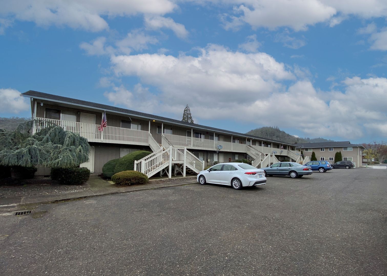 Roseburg Apartment: Garden Hills Apartments