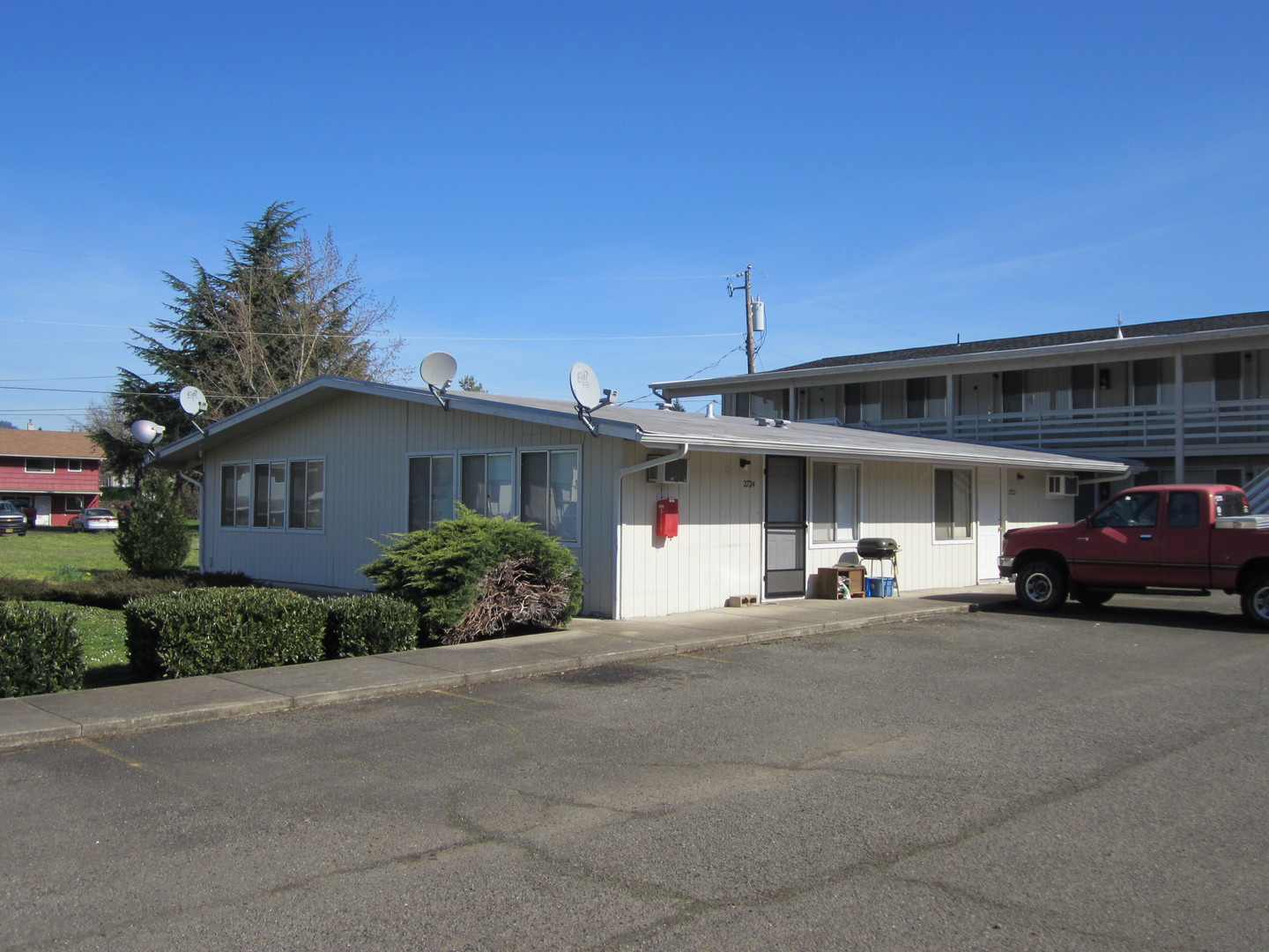 Roseburg Apartment: HeatherRidge Court