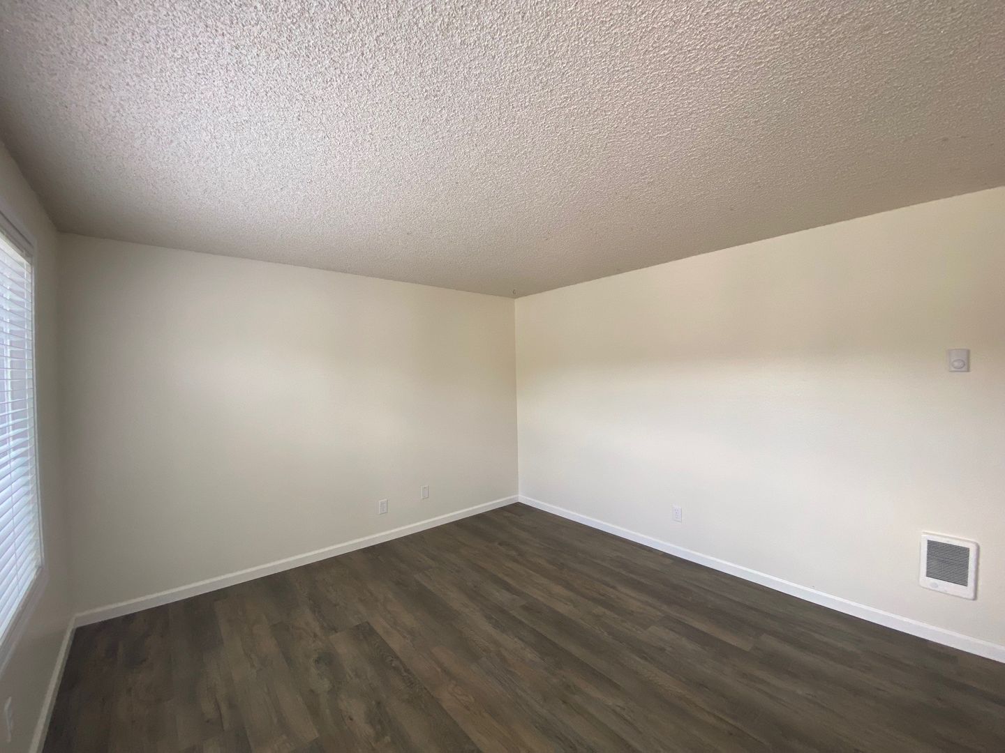 Roseburg Apartment: Garden Hills Apartments