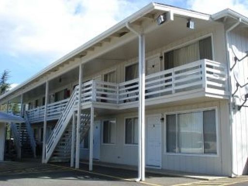 Roseburg Apartment: HeatherRidge Court