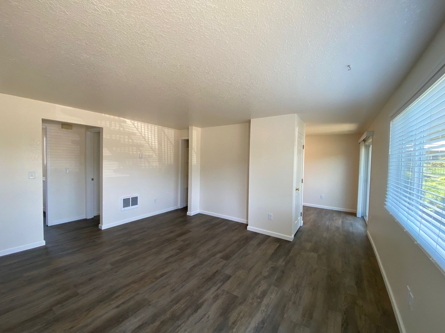 Roseburg Apartment: 1314 NE Odell Ave Apt 1-14