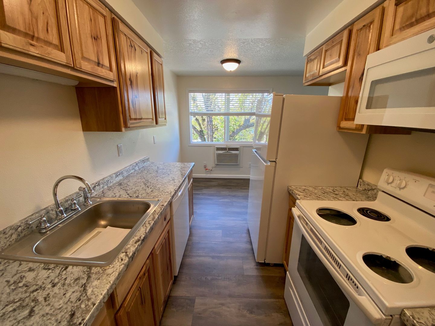Roseburg Apartment: Garden Hills Apartments
