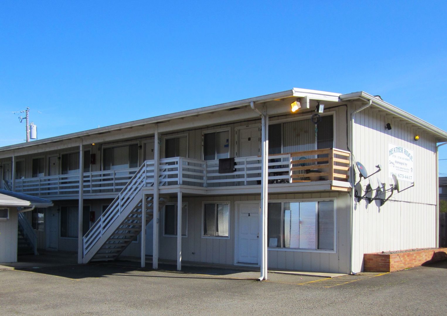 Roseburg Apartment: HeatherRidge Court