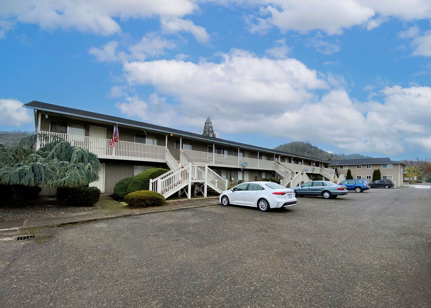 Roseburg Apartment: Garden Hills Apartments