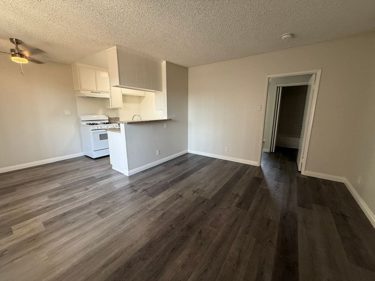 Northridge Apartment: 17816 Lassen St