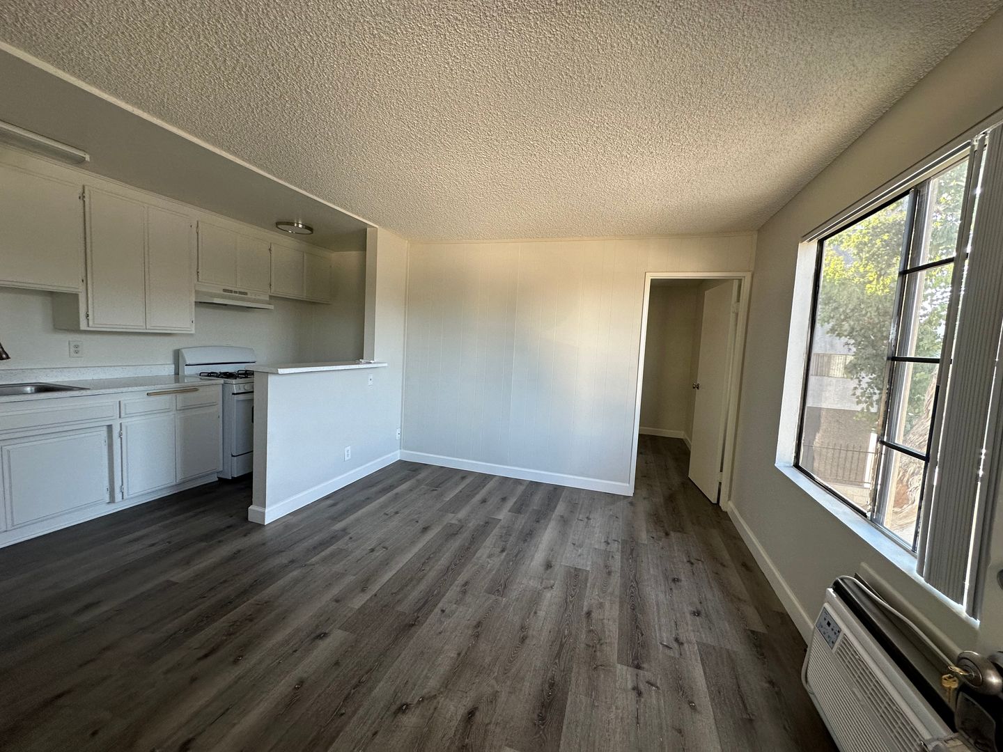 Northridge Apartment: 17816 Lassen St
