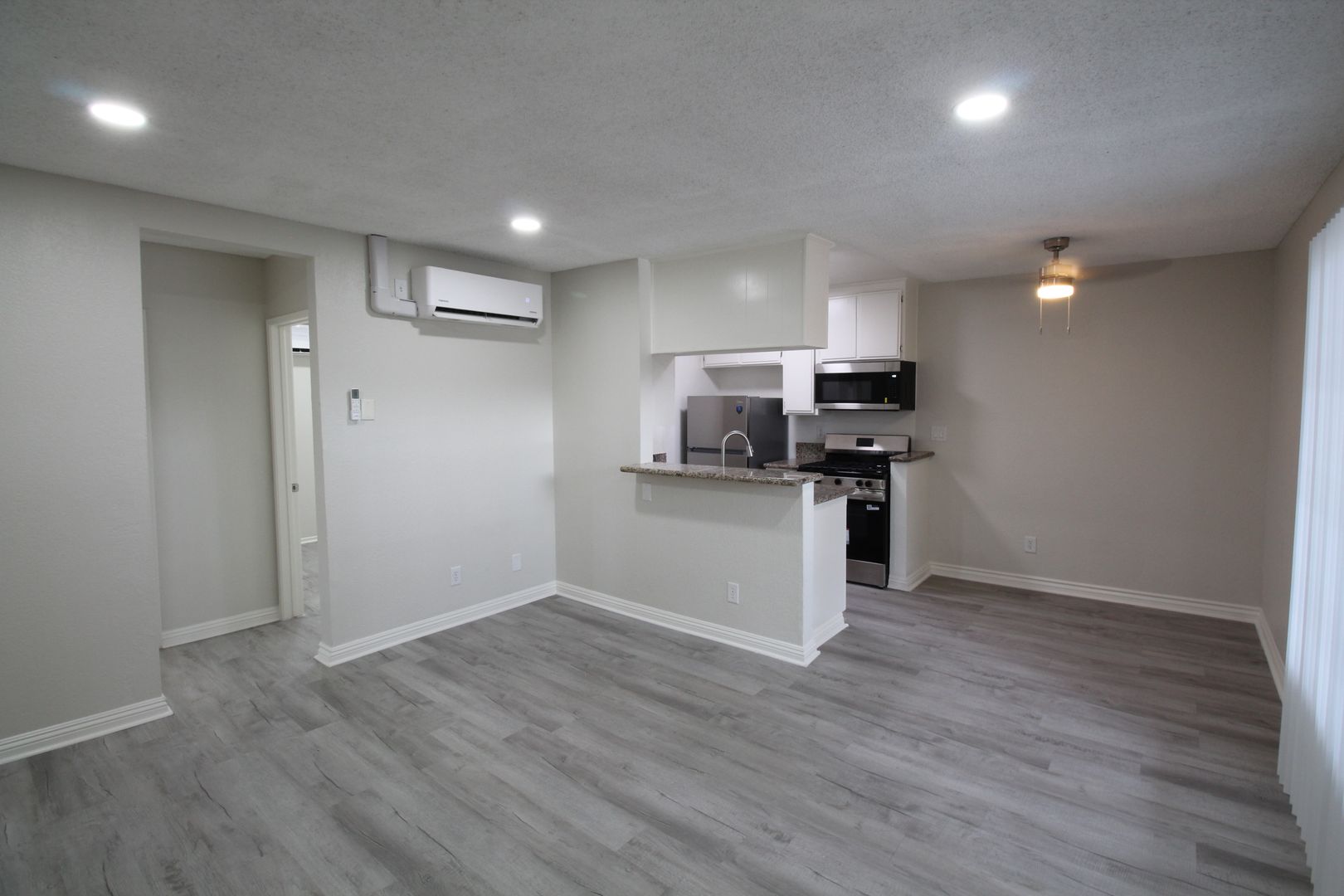 Canoga Park Apartment: 7519-7543 Vassar Ave