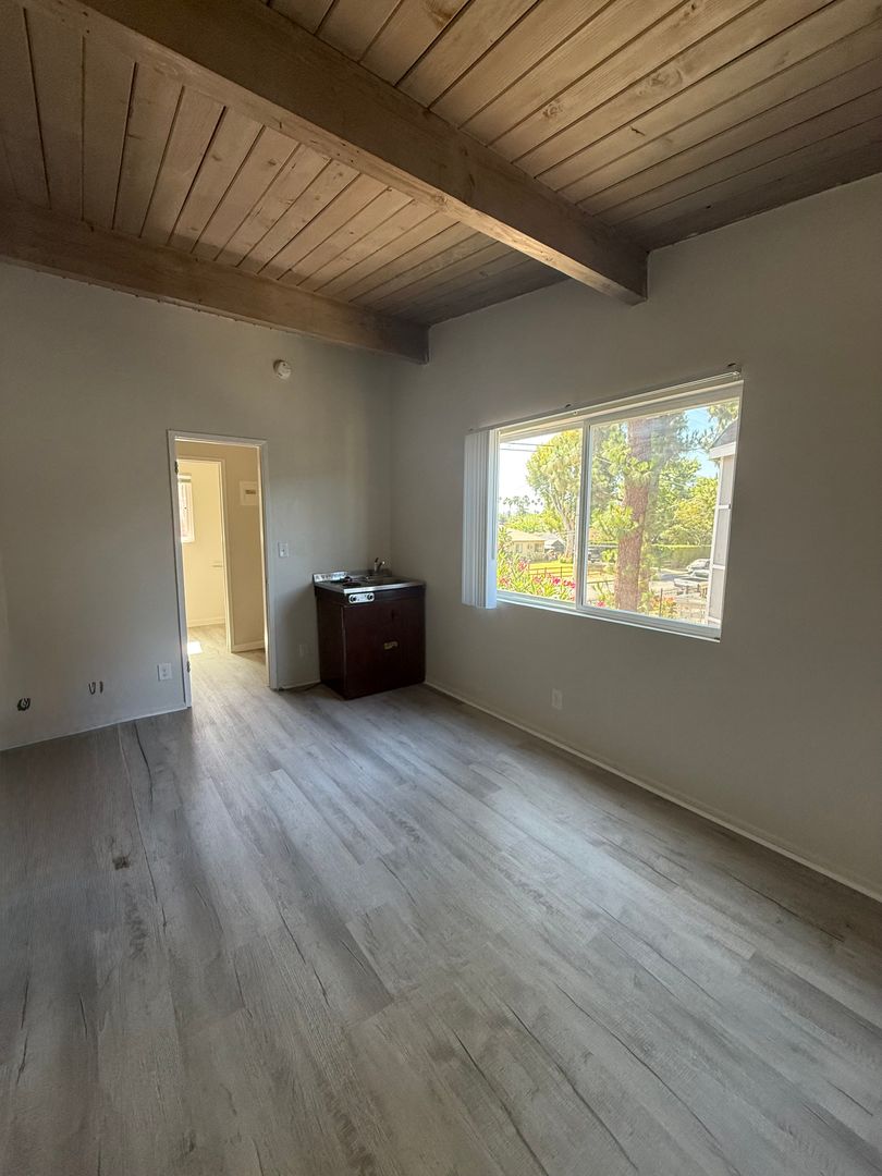 Canoga Park Apartment: 21900 Saticoy Street