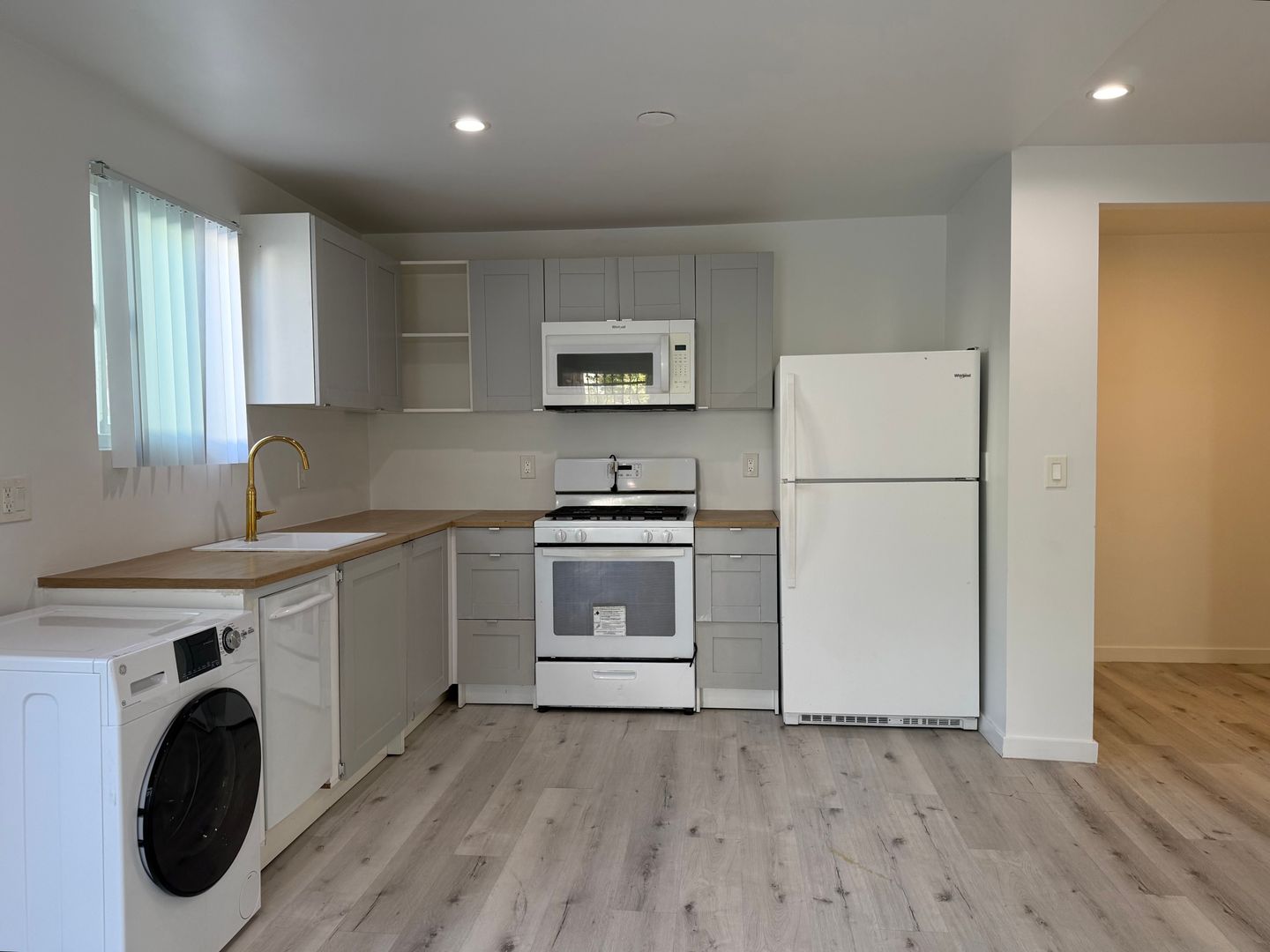 Los Angeles Apartment: 5806 Camerford Ave