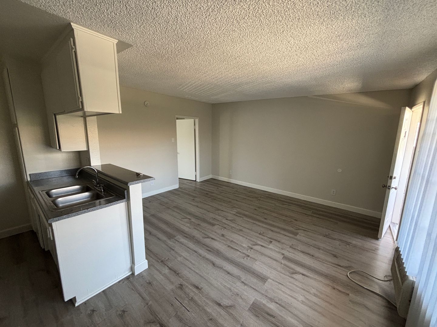 Northridge Apartment: 17831 Lassen St