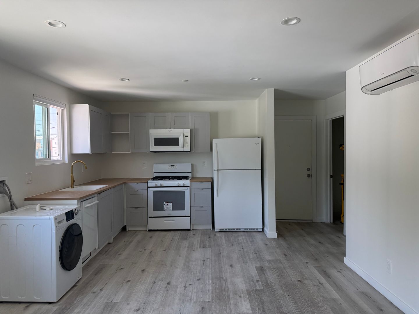 Los Angeles Apartment: 5806 Camerford Ave