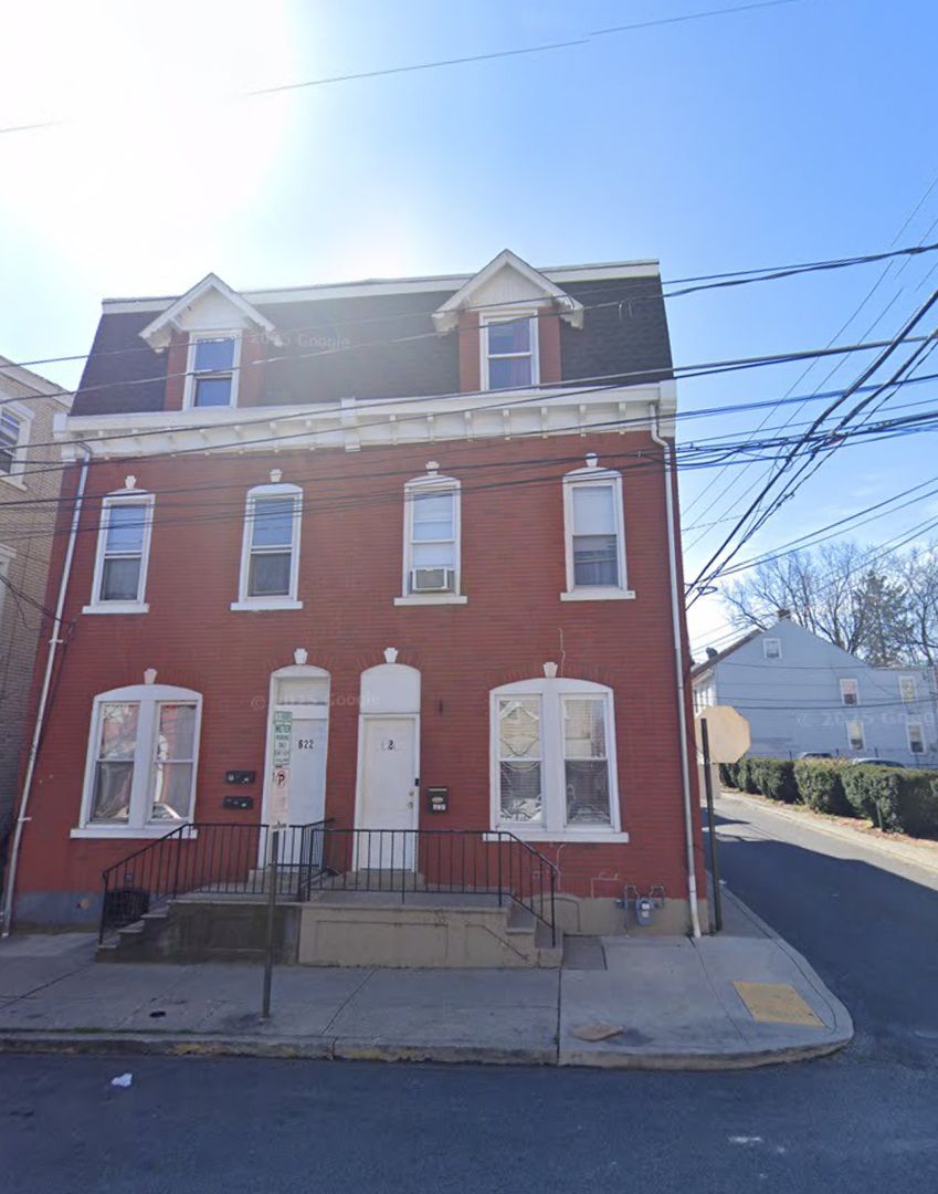 Allentown House: 624 Chew Street