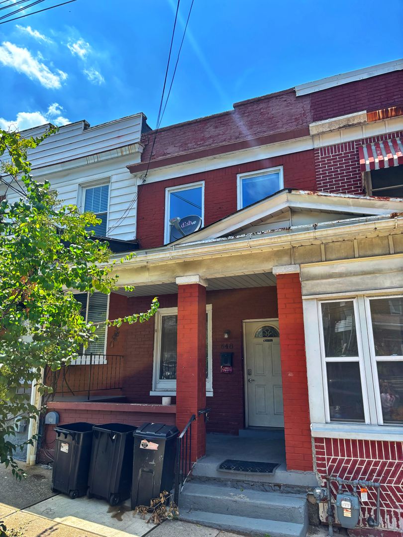 Bethlehem House: 648 Hayes Street