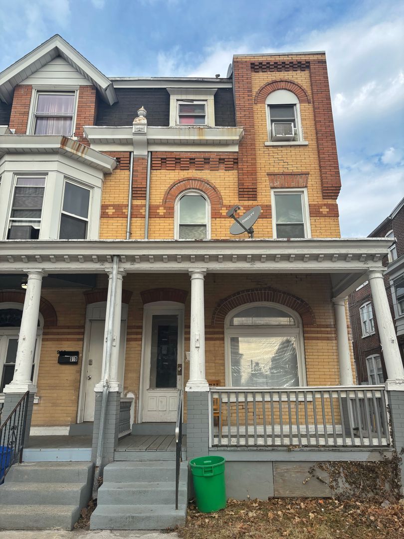 Allentown Apartment: 917 Tilghman Street