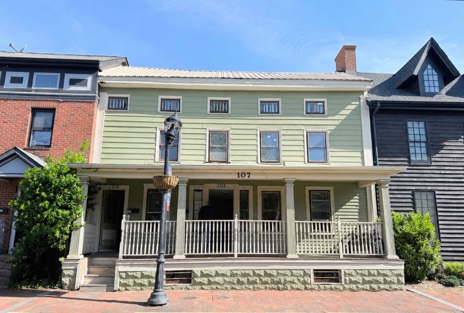 Milford House: 109 NW Front St
