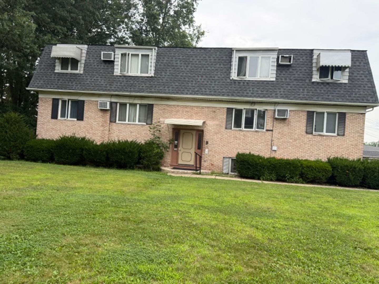 Newton Falls Apartment: 340 Ridge Rd
