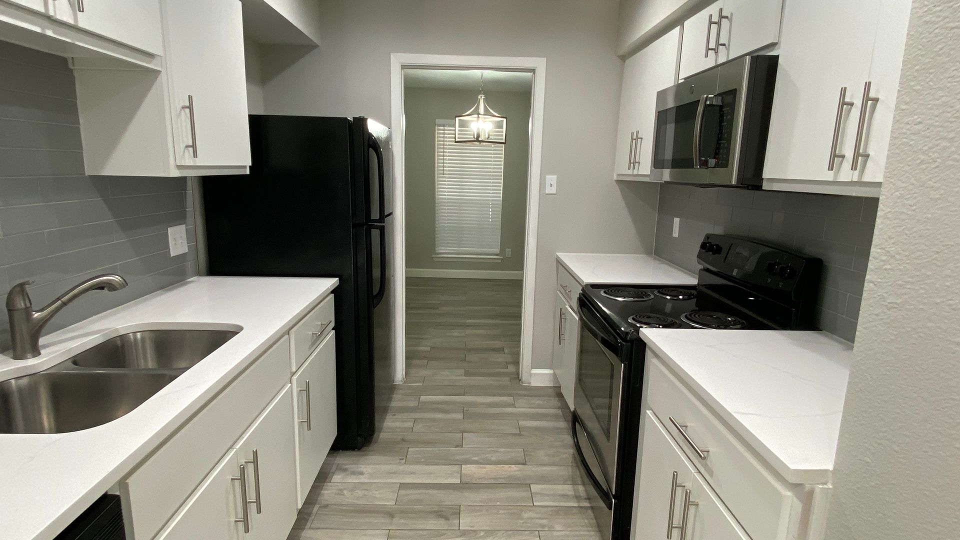 Irving Apartment: 1200-1202 N OConner Road